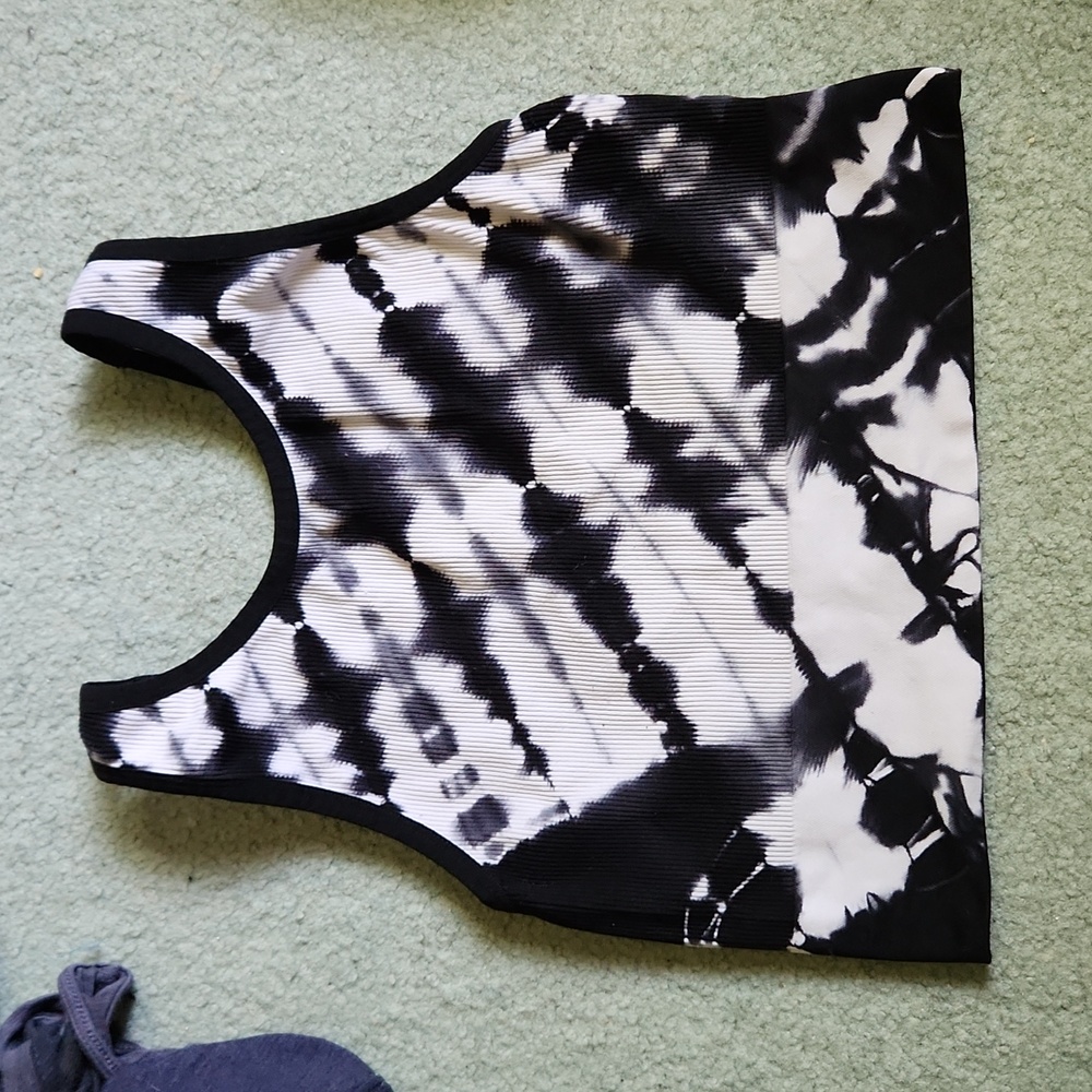 Low impact high neck bra